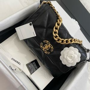 ✨Chanel 19 Small Black Goat Skin with multicolored hardware✨